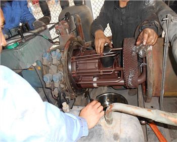 綿陽中央空調(diào)維修-螺桿機組（保養(yǎng)）